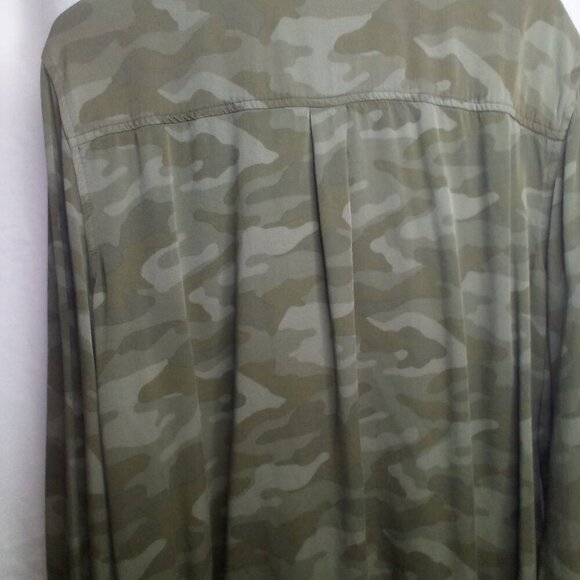 A. N. A. Button Up Shirt XL Blouse Long Sleeve Camo Green - Picture 14 of 14